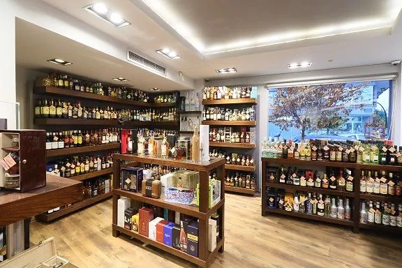 Ποτά, κρασιά, συνθέσεις δώρων και πούρα | CavaRokos.gr